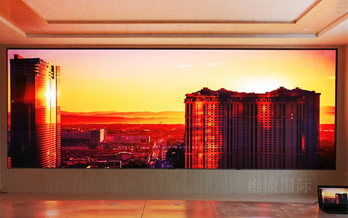 會議室拚接屏和小間距led哪個好？